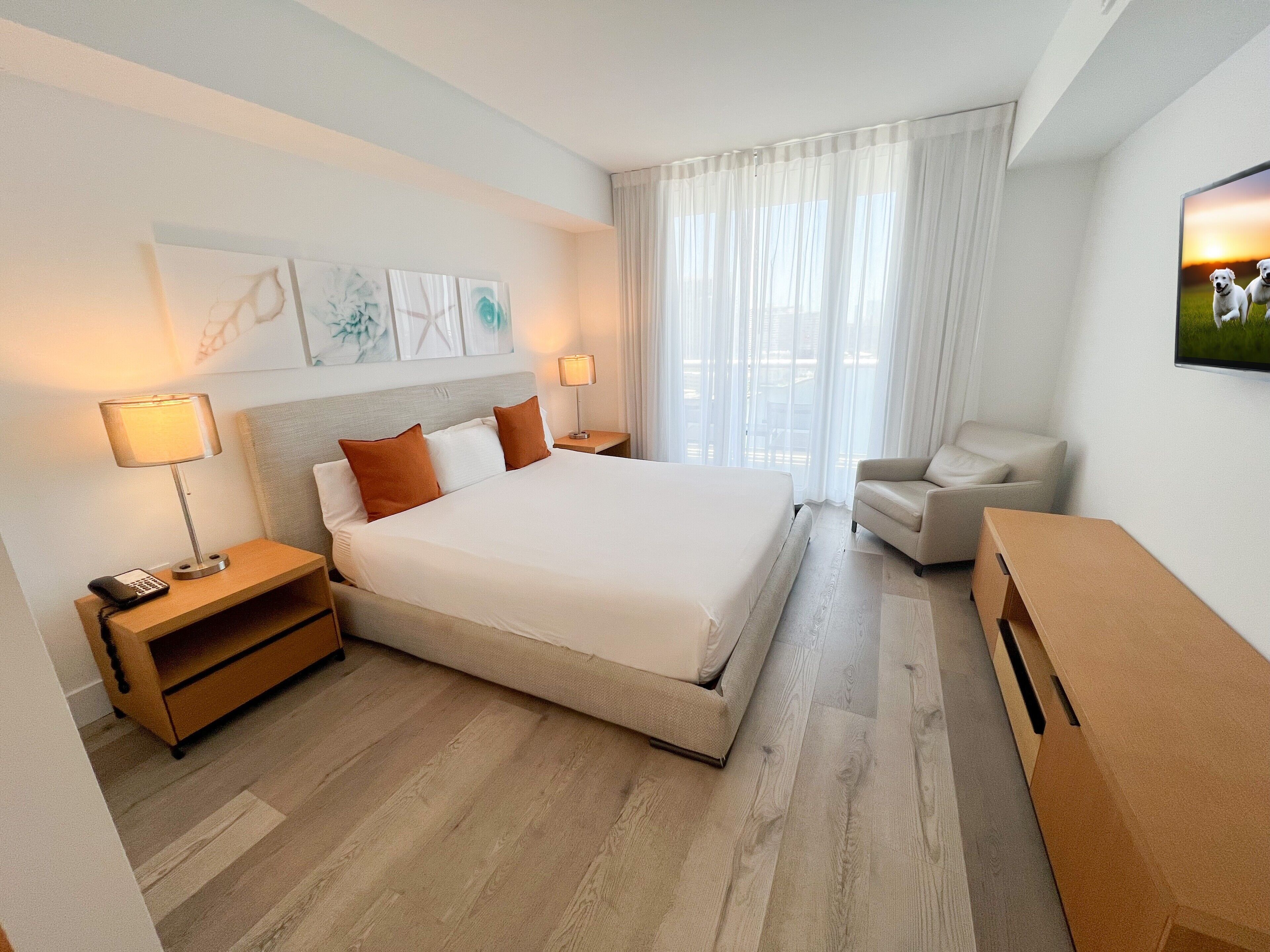 Tallelokero huoneessa, yksilöllisesti sisustettu