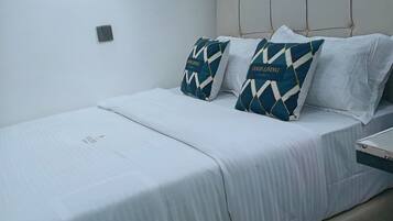 WiFi, bed sheets