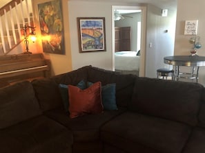 電視、DVD 播放機、影像庫