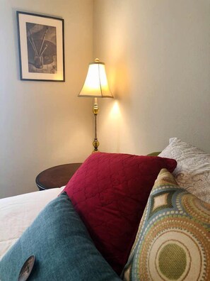 2 dormitorios, escritorio, tabla de planchar con plancha y wifi