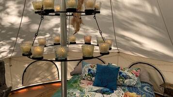 1 habitación y ropa de cama