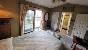 Iron/ironing board, free WiFi, bed sheets