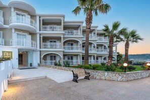 Unclassified image, 4 of 86, button - Arkadia Hotel (Arkadii)