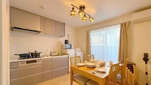 Ảnh chưa phân loại, 4 trong số 70 ảnh, nút