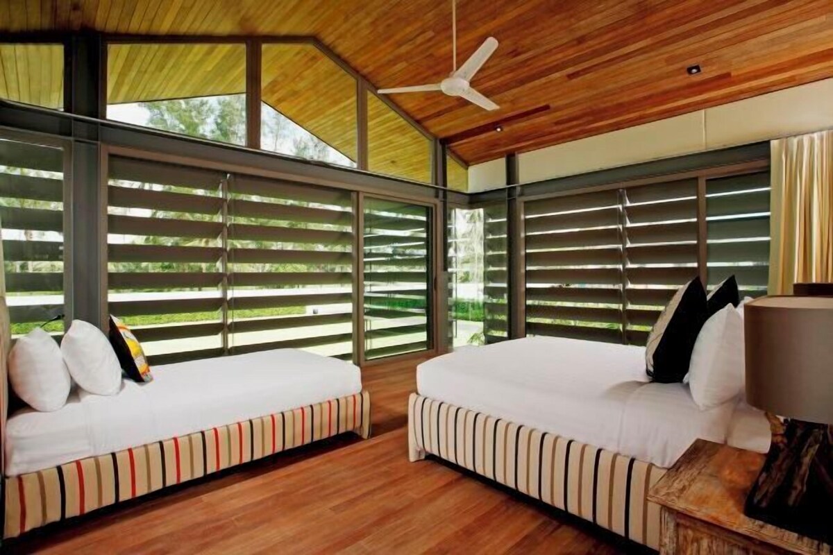 Cots/infant beds