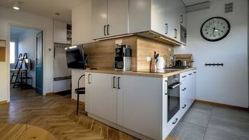 Apartment, Balcony | Private kitchenette