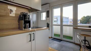 Apartamento, balcón | Cocina básica privada | Hervidor eléctrico y tostadora