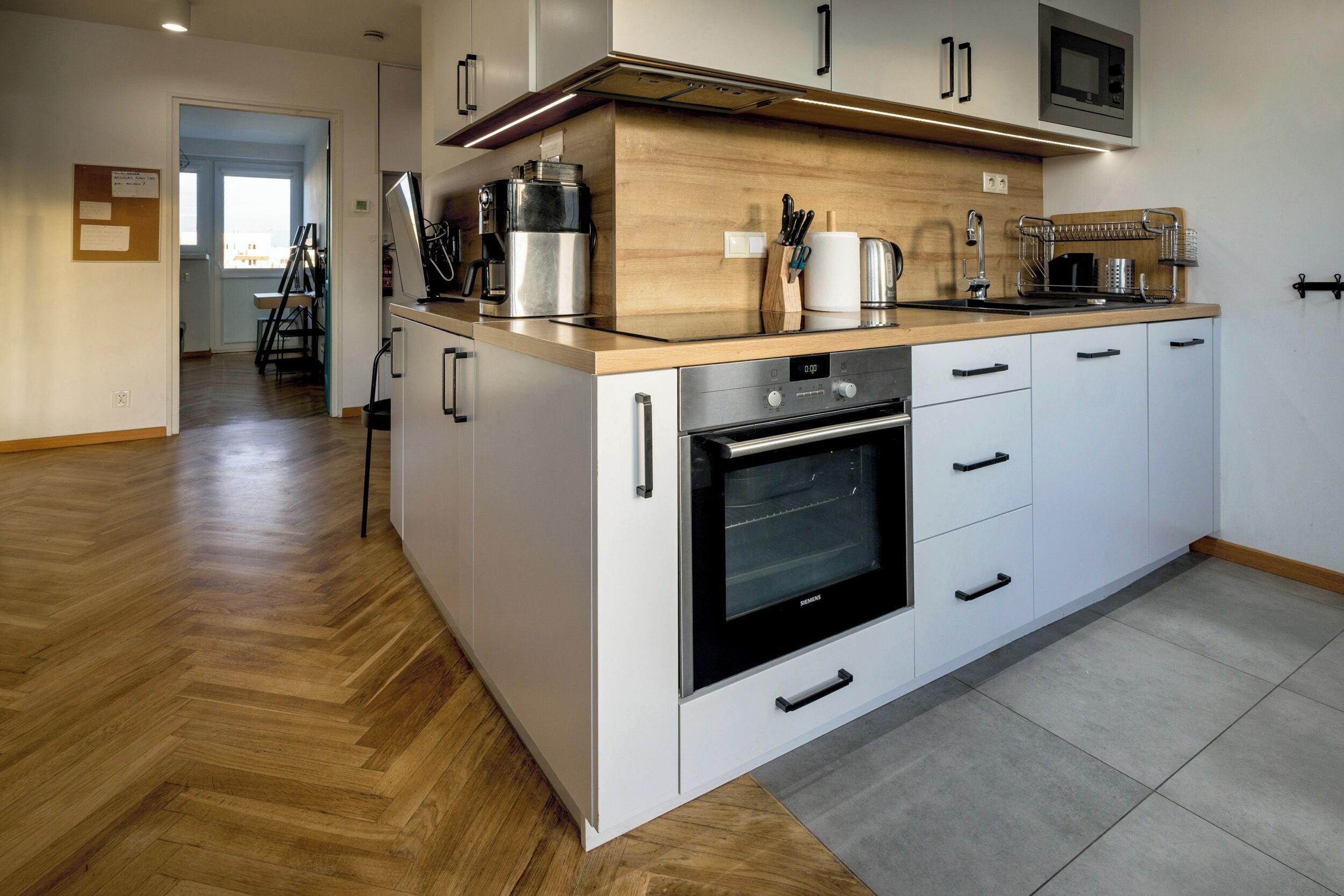 Apartamento, sacada | Cozinha americana privada