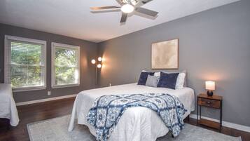 2 bedrooms, iron/ironing board, WiFi, bed sheets