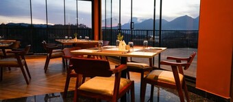 Manjoora Saddles Resorts & Spa