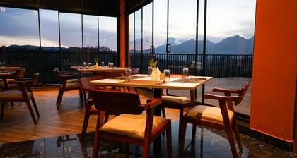 Manjoora Saddles Resorts & Spa