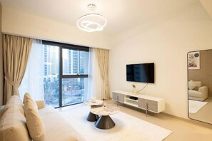 Room - MH – Act One Act Two – Down Town – 1BHK – REF504 (Dubai)