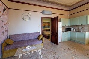 TV - Apartment no. 3 ( CIN: IT008031B423CF7JSW Citra 008031-LT-1489 ) (Imperia)