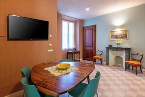 Dining - APARTMENT No. 5 (CIN: IT008031B4WHV5EFOY Citra 008031-LT-1491 ) (Imperia)