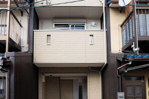 Unclassified image, 2 of 4, button - Kayo, Nijo Minami, 6 minutes walk from Nijo Station, quiet house (Kyoto)
