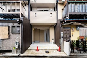 Unclassified image, 3 of 4, button - Kayo, Nijo Minami, 6 minutes walk from Nijo Station, quiet house (Kyoto)