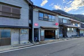 Unclassified image, 3 of 17, button - 3 seconds to the sea [25 minutes drive to Ine no Funya] Scenic ocean view BBQ entire house rental (Kyotango)