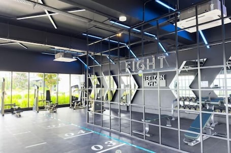 Gimnasio. Netizen Residensi by Favspace