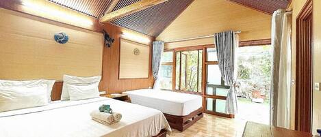 Mørklægningsgardiner, strygejern/strygebræt