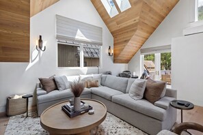 Fernseher, Kamin