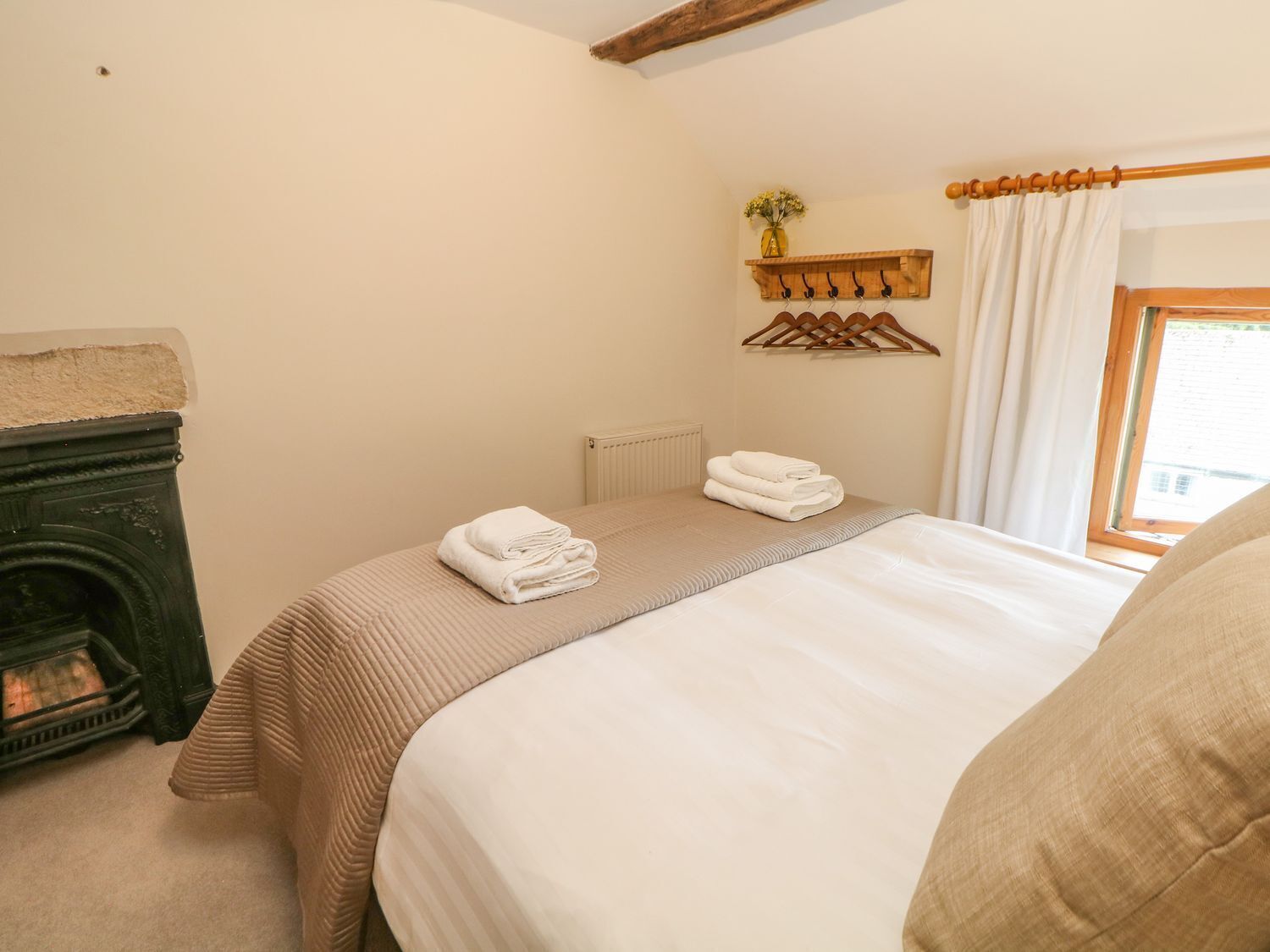 3 bedrooms, individually decorated, individually furnished, free WiFi