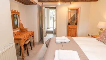 3 bedrooms, individually decorated, individually furnished, free WiFi