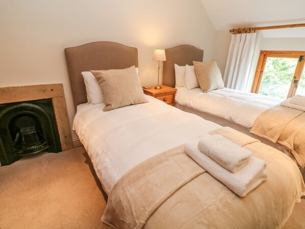 3 makuuhuonetta, yksilöllisesti sisustettu, yksilöllisesti kalustettu