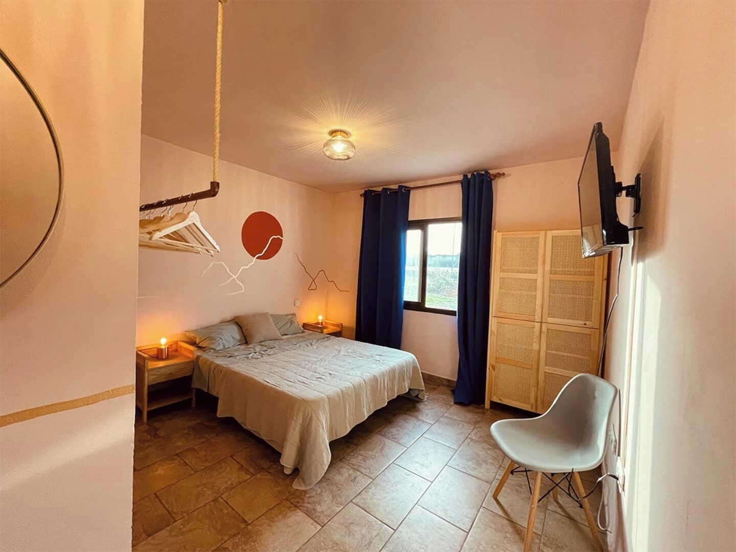 1 habitación, tabla de planchar con plancha, wifi y ropa de cama 