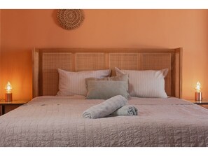 1 bedroom, iron/ironing board, WiFi, bed sheets - Co-Living at Casa Cocolores (Villaverde)