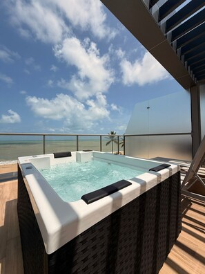 Deluxe Apartment, Jetted Tub | Beach/ocean view - Setai Aquamaris - by Setai Apartaments (João Pessoa)