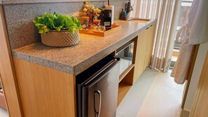 Apartment | Private kitchen | Mini-fridge, microwave, cookware/dishes/utensils