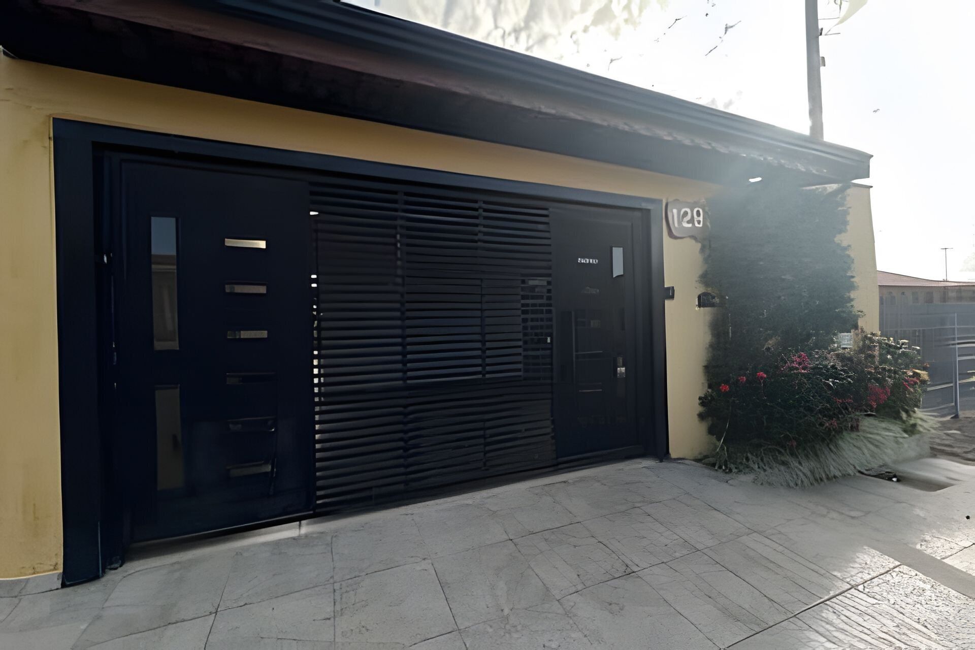 تفاصيل الفندق من الخارج