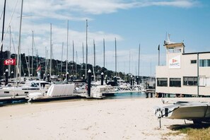 Marina - Balmoral & Beyond, Connected Comfort in Mosman (Mosman)