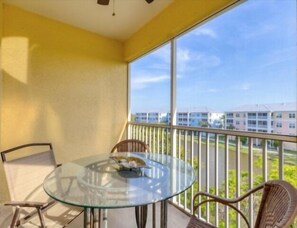 Outdoor dining - Welcome to your slice of paradise. (Placida)