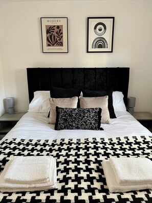3 slaapkamers, een bureau, een strijkplank/strijkijzer, gratis wifi