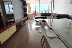 Apartment | Dining