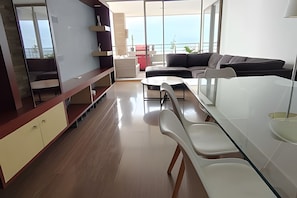 Apartment | Dining