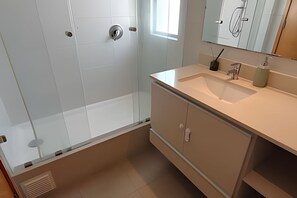 Apartment | Badezimmer
