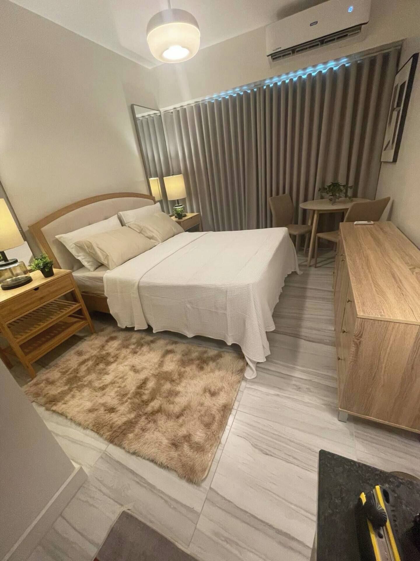 1 室のベッドルーム、WiFi