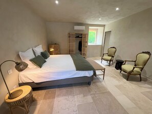 2 Schlafzimmer, Zimmersafe, Bügeleisen/Bügelbrett, Reisekinderbett