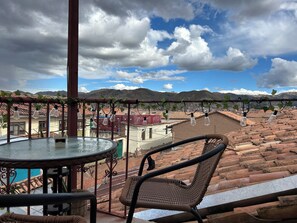 Outdoor dining - Panoramic duplex with jacuzzi (Cusco)