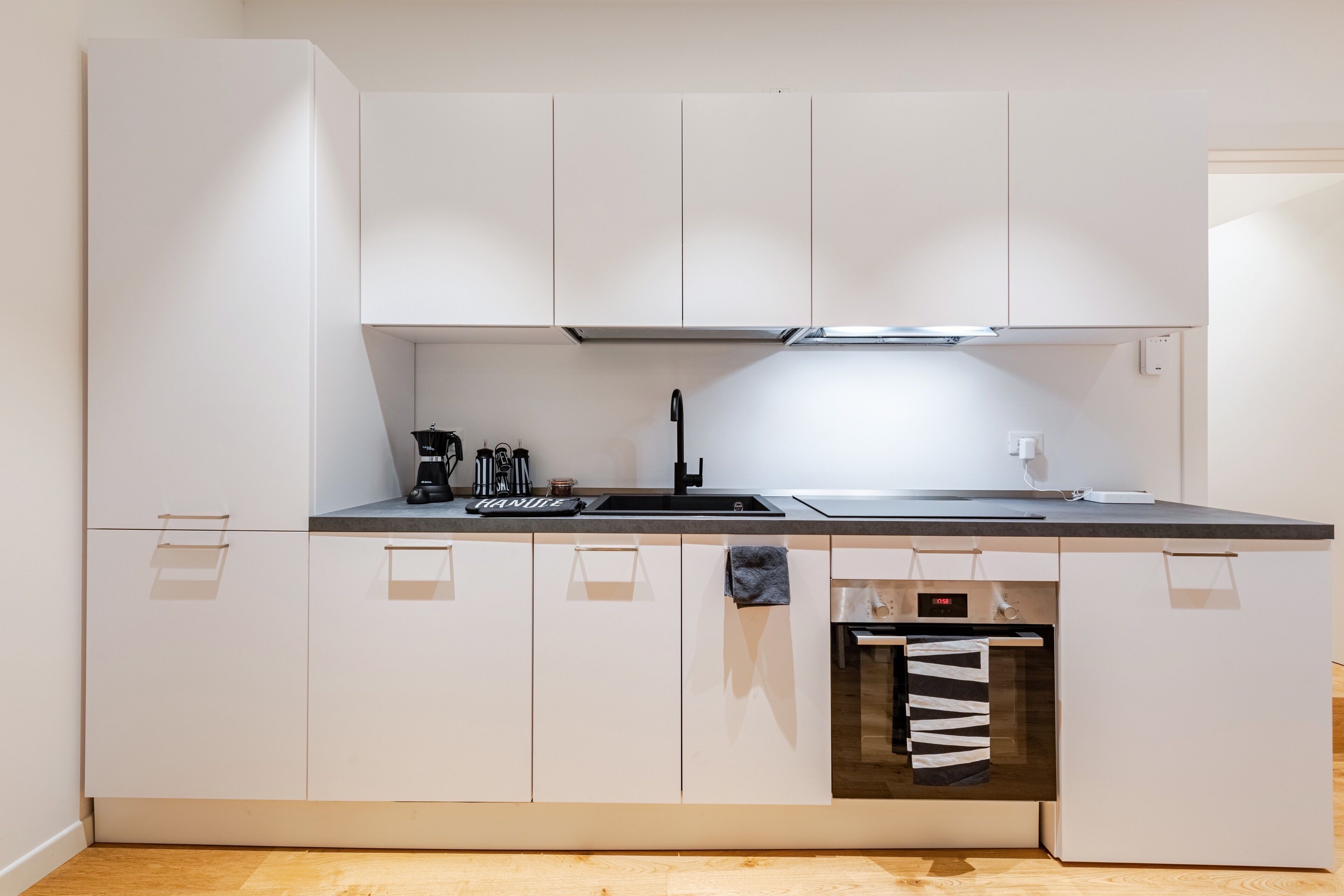 Kühlschrank, Ofen, Herdplatte, Geschirrspüler