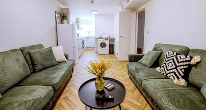 Contractor 5-Bed 3-Bath Central Redcar