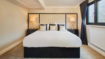 3 quartos, ferros/tábuas de passar roupa, Wi-Fi, roupa de cama