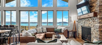 Smokey Bear Lodge - Private Pool, Sports Court, Theater (Sleeps 42)