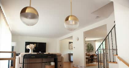 Luxury 4-bedroom house with AC/Heat in Buffalo