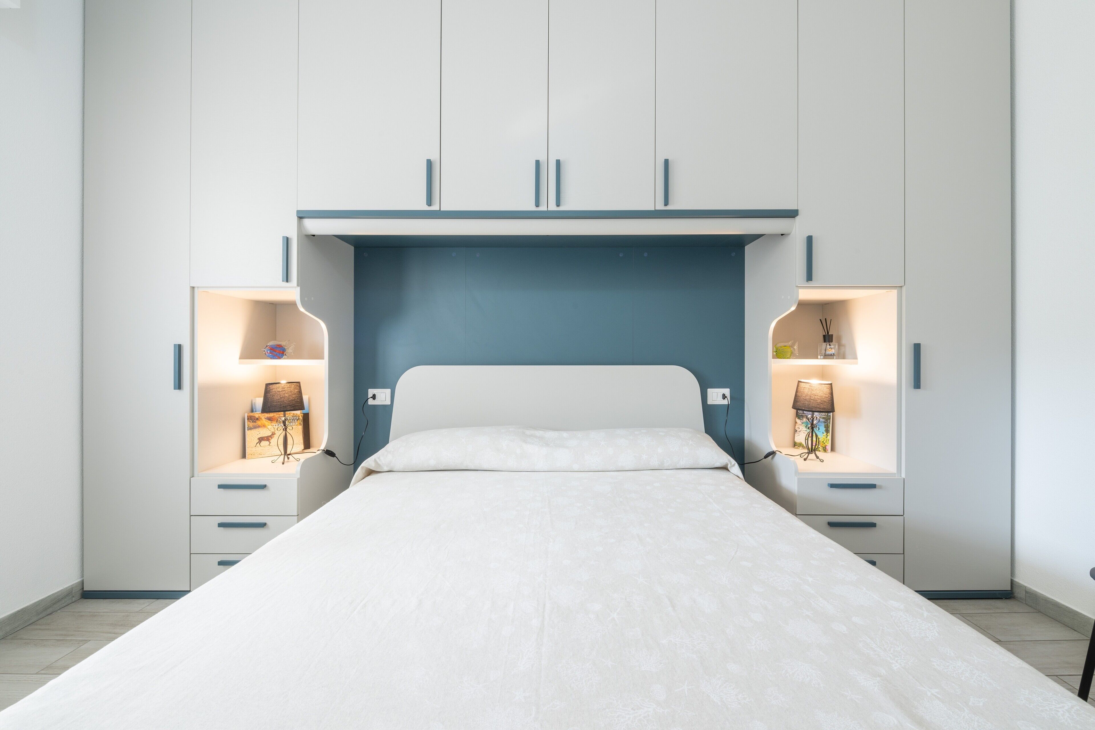 2 bedrooms, iron/ironing board, bed sheets