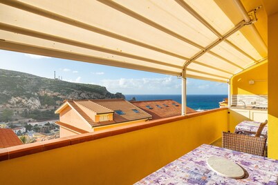 Holiday Home 'Sole E Mare Buggerru - Appartamento' with Sea View, Private Terrace and Air Conditioning