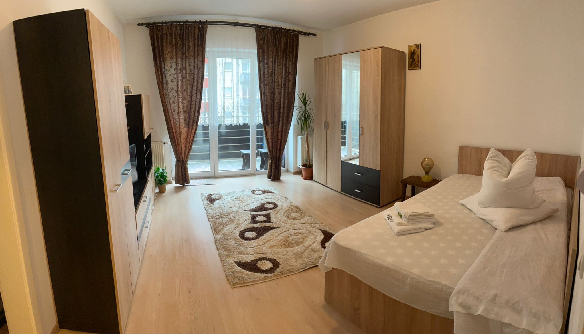 Studio tiện nghi đơn giản, ban công, quang cảnh sân vườn | Truy cập Internet không dây miễn phí 