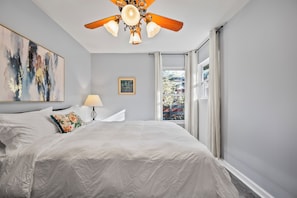 3 bedrooms, iron/ironing board, WiFi, bed sheets